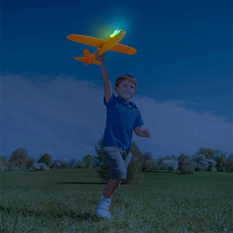 電動泡飛行機グライダー手投げ飛行機 LED ライト付き自動飛 - Kids Outdoor Fun のレビューと価格